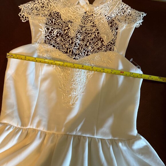 White Lace High Neck Mini Dress Size Small Sleeveless Skater Style Fit & Flare - Picture 12 of 14